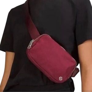 NWT Lululemon Everywhere Belt Bag 1L Mulled Wine